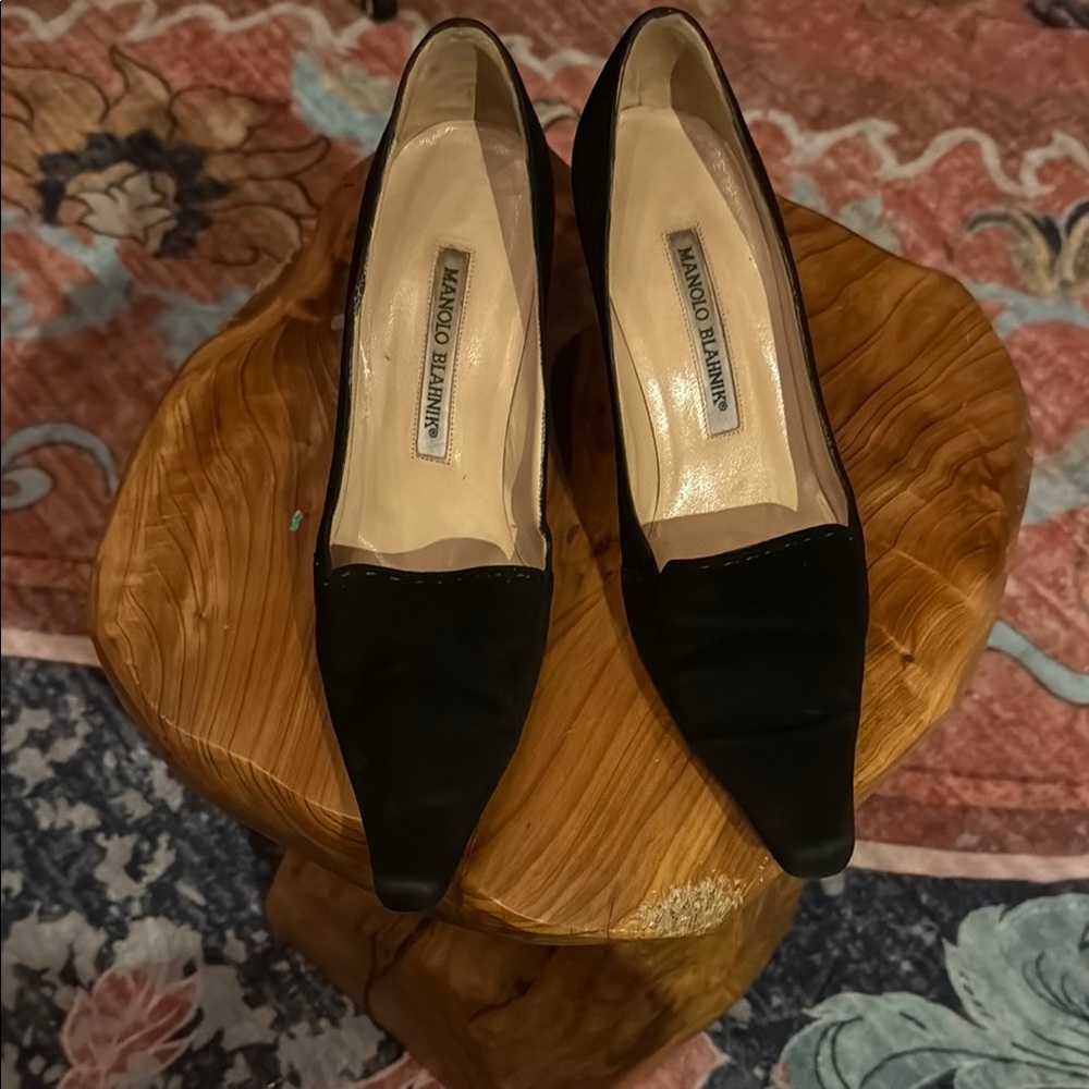 Manolo Blahnik Dark brown Heels Classic Elegant Design